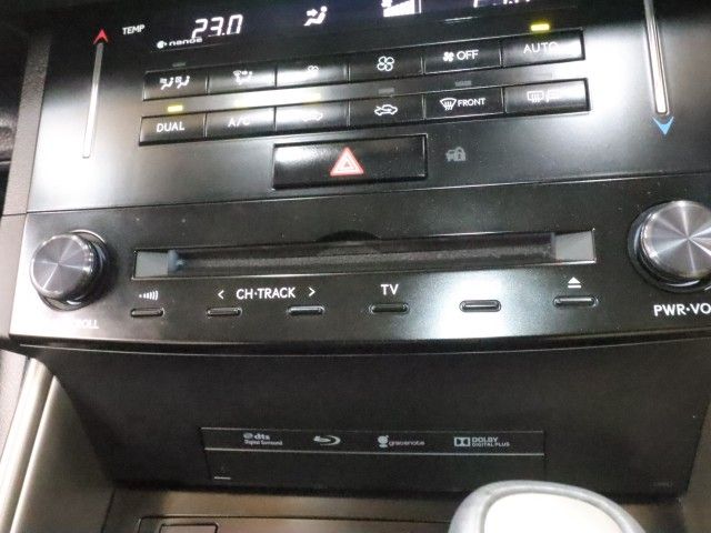 LEXUS IS300h
