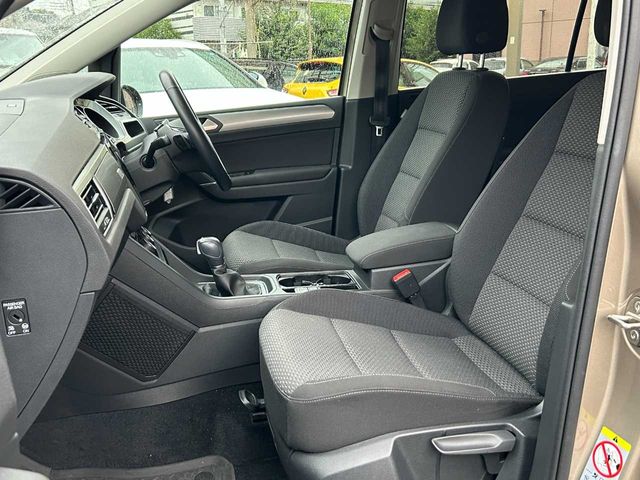 VOLKSWAGEN GOLF TOURAN