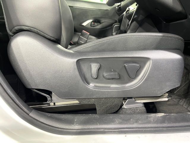 YARIS CROSS HYBRID