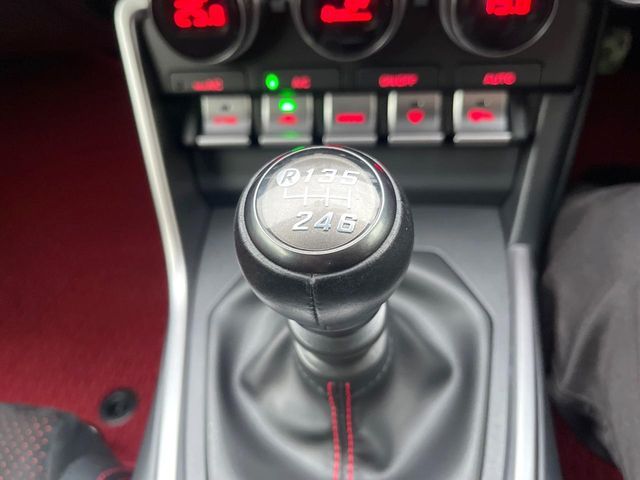 GR86