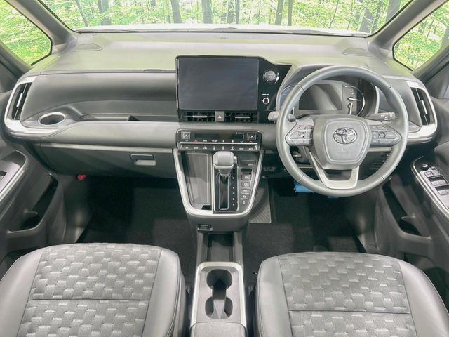 VOXY HYBRID