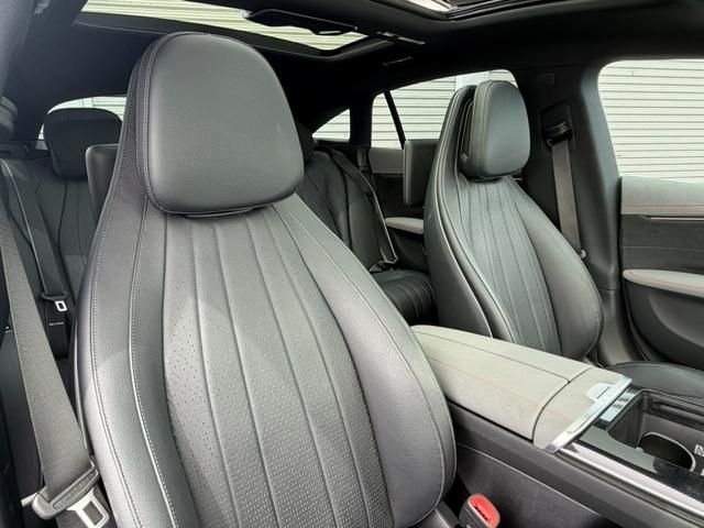 MERCEDES BENZ EQS