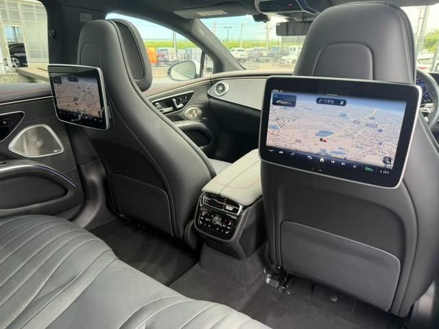MERCEDES BENZ EQS