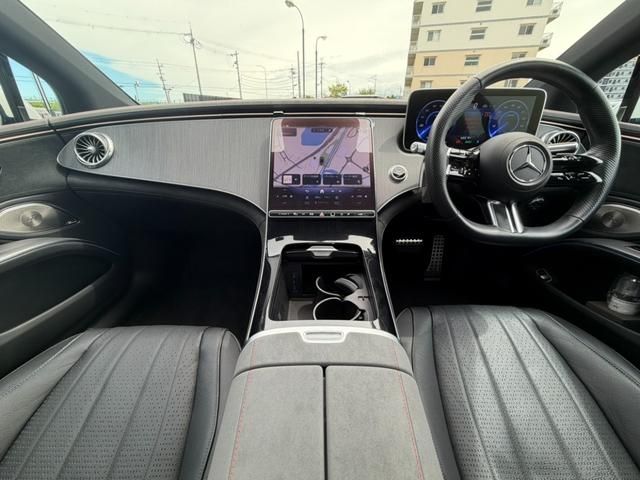 MERCEDES BENZ EQS