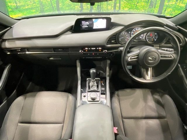 MAZDA3 FASTBACK