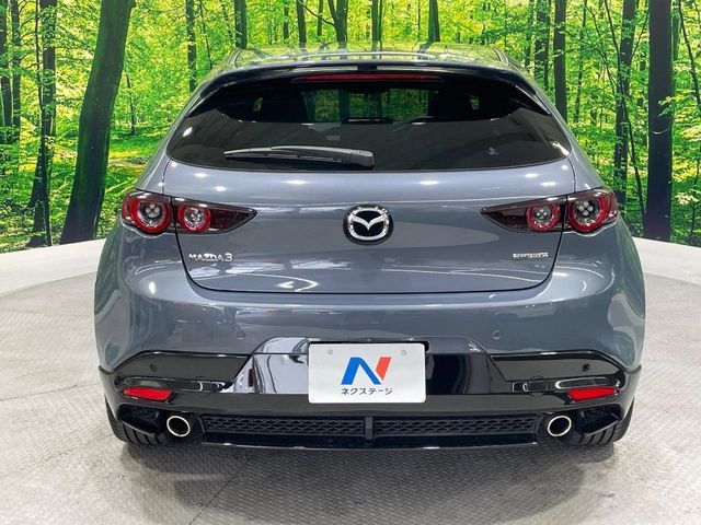 MAZDA3 FASTBACK