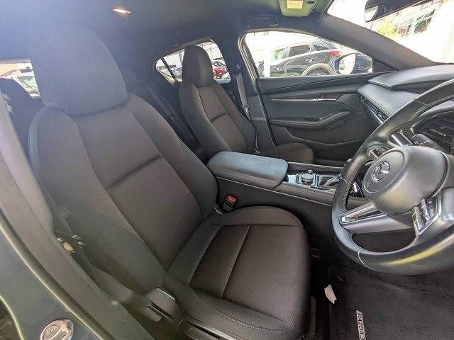 MAZDA3 FASTBACK