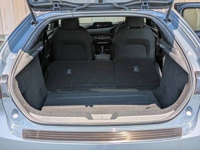 MAZDA3 FASTBACK
