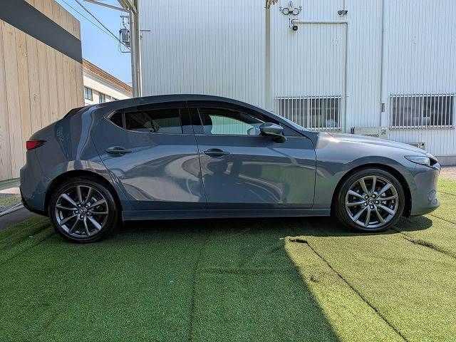 MAZDA3 FASTBACK