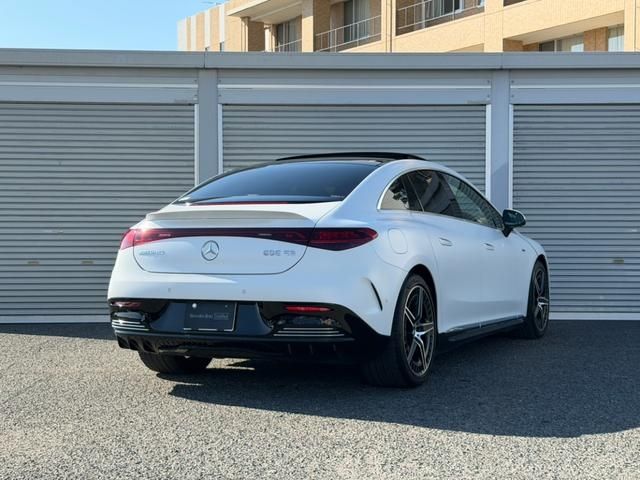 MERCEDES AMG EQE