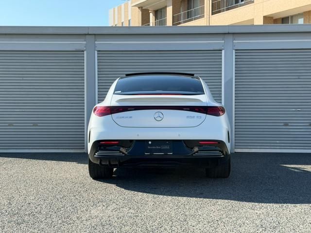 MERCEDES AMG EQE