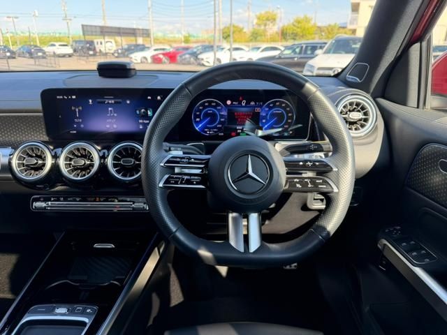 MERCEDES BENZ EQB