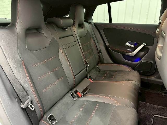 MERCEDES BENZ CLA Shooting Brake