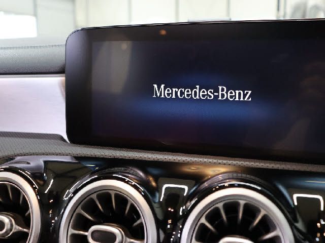 MERCEDES BENZ CLA Shooting Brake