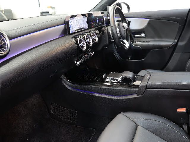 MERCEDES BENZ CLA Shooting Brake