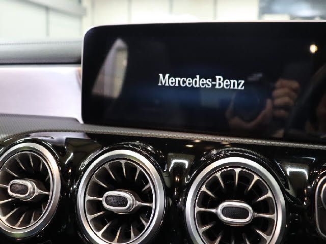 MERCEDES BENZ CLA Shooting Brake