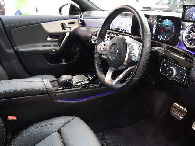 MERCEDES BENZ CLA Shooting Brake