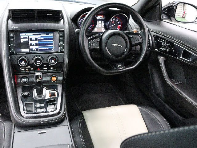 JAGUAR  F type