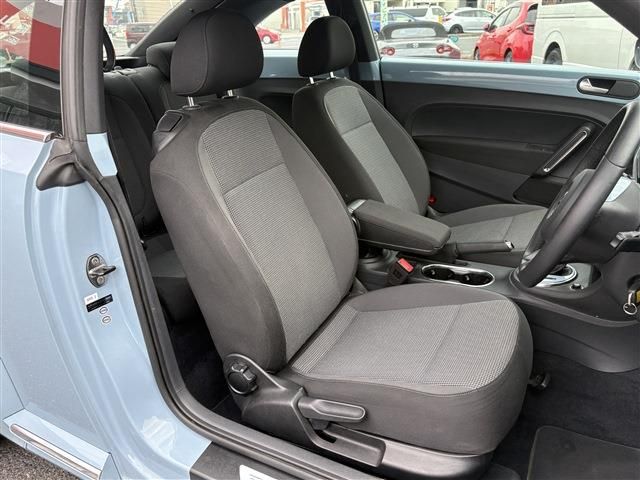 VOLKSWAGEN The BEETLE