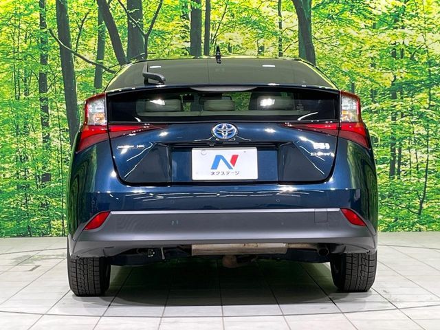 PRIUS 4WD