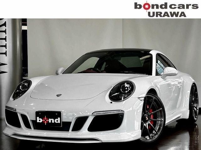 PORSCHE 911
