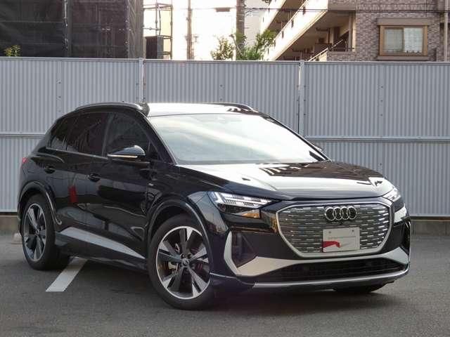 AUDI Q4 e-tron