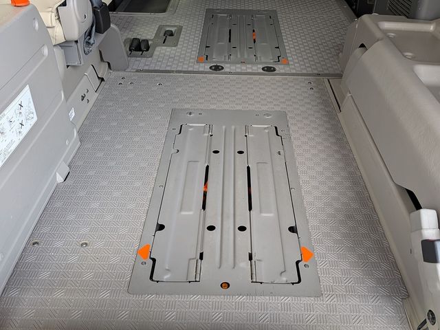 NV350 CARAVAN 4WD