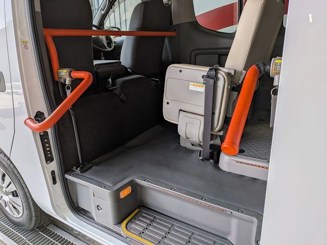 NV350 CARAVAN 4WD