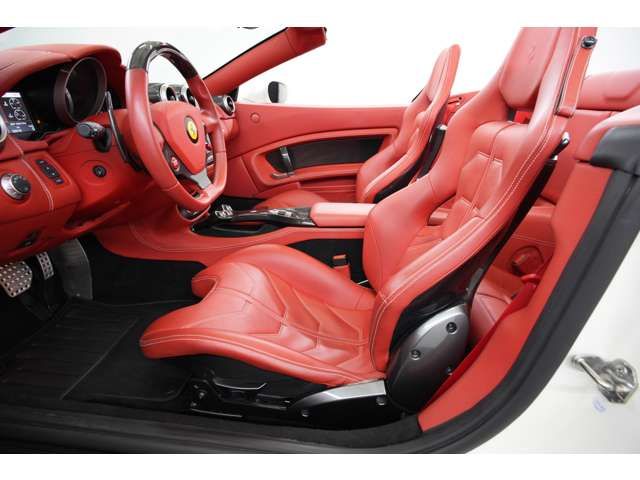 FERRARI California 30