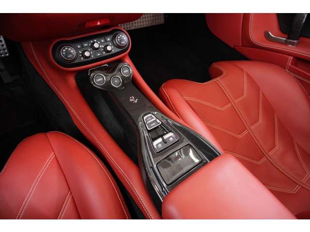 FERRARI California 30