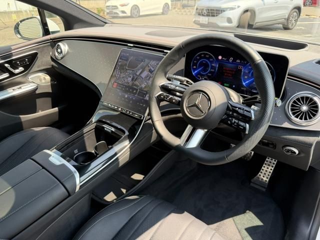 MERCEDES BENZ EQE