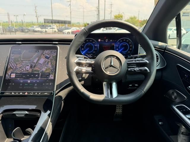 MERCEDES BENZ EQE