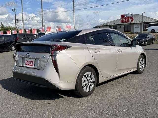 PRIUS 4WD