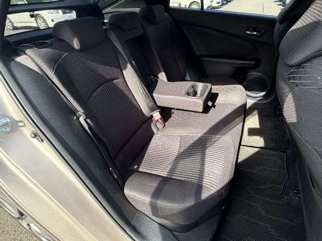 PRIUS 4WD