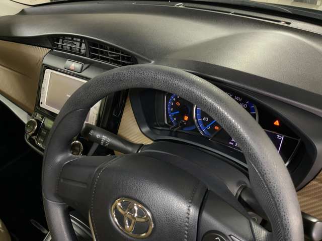 COROLLA AXIO HYBRID