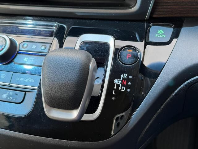 FREED plus HYBRID 4WD