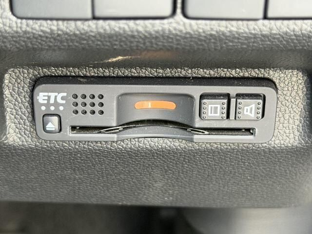 FREED plus HYBRID 4WD