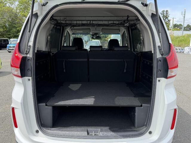 FREED plus HYBRID 4WD