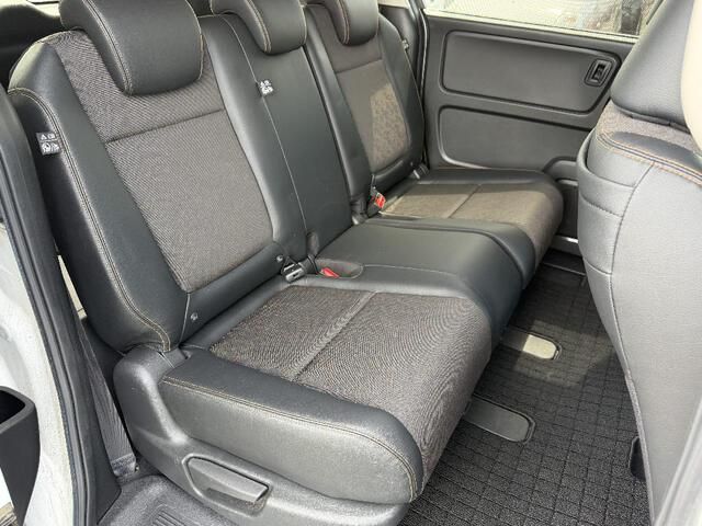 FREED plus HYBRID 4WD