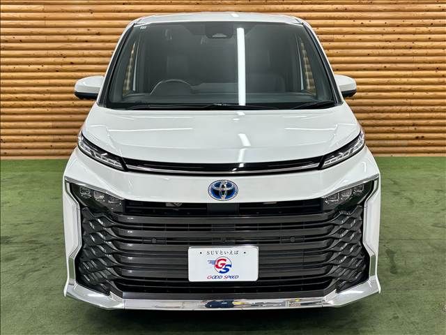 VOXY HYBRID