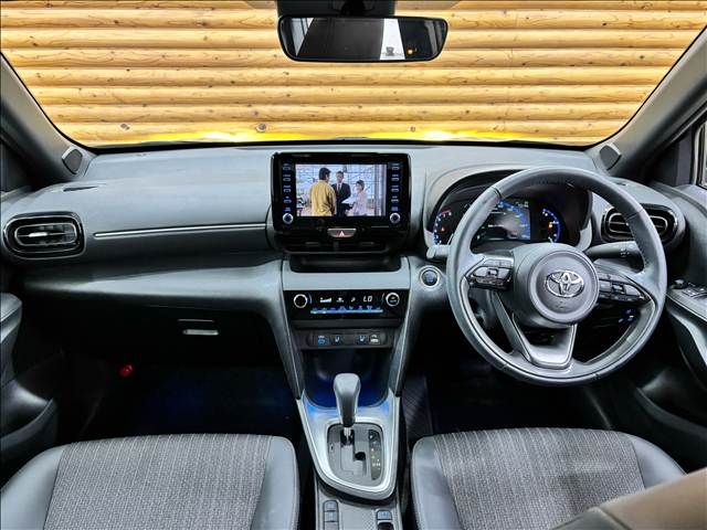 YARIS CROSS