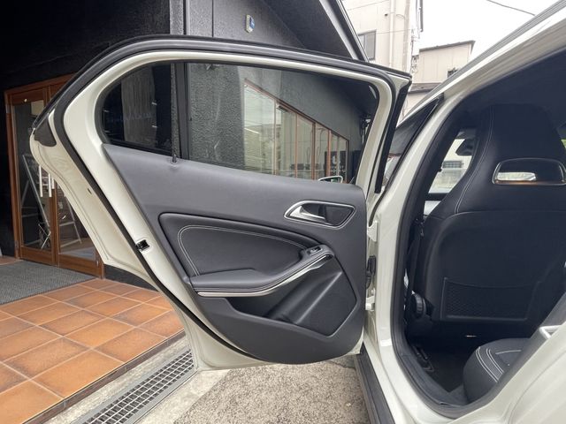 MERCEDES BENZ GLA class