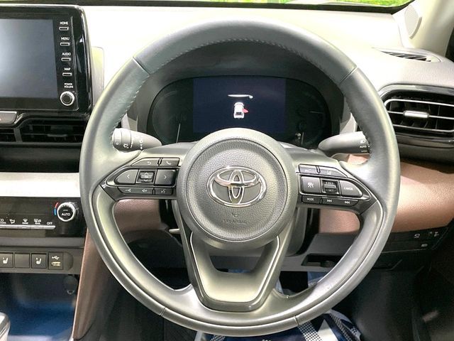 YARIS CROSS HYBRID