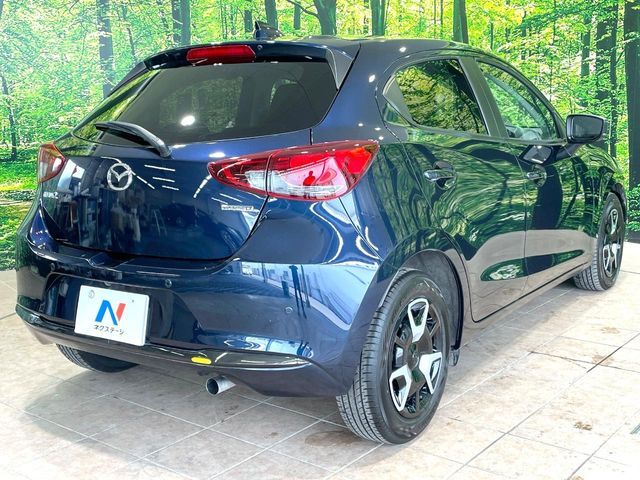 MAZDA2
