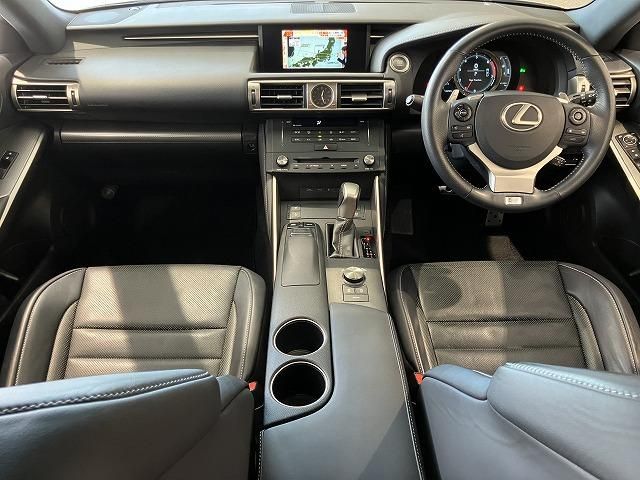 LEXUS IS200t