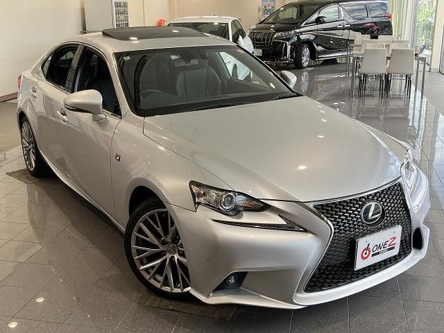 LEXUS IS200t