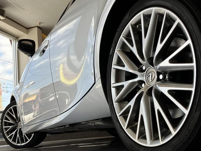 LEXUS IS200t