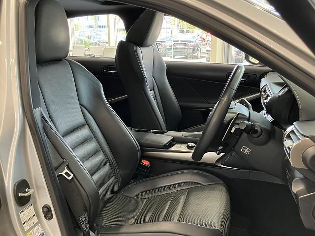 LEXUS IS200t