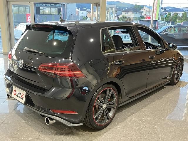 VOLKSWAGEN GOLF GTI