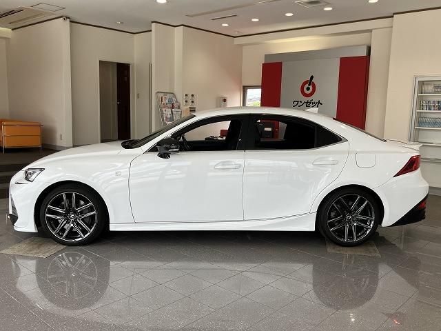 LEXUS IS300